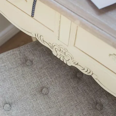 Apartment Apartment *